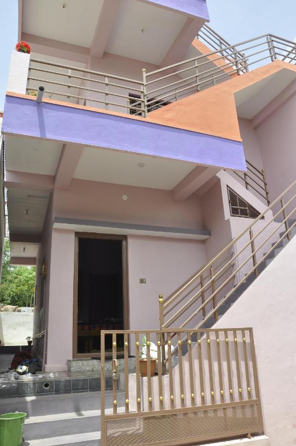 Classic Homestay Hampi Eksteriør billede